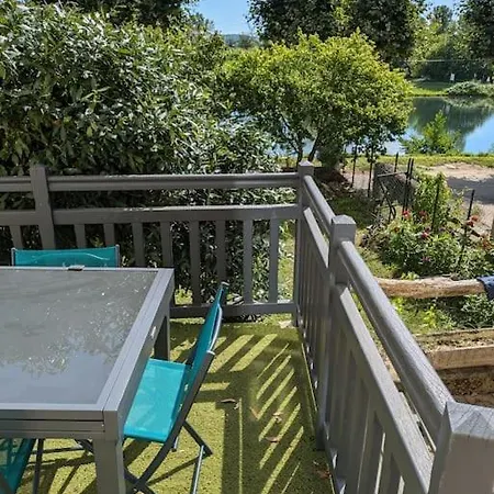 Ferienhaus Maison Vue Sur L'eau Avec Jardin La Coulee Douce Saint-Pierre-de-Boeuf